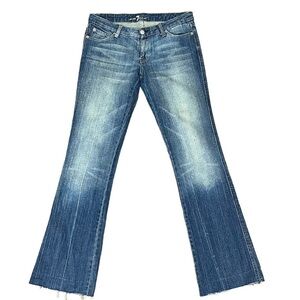 𝅺7 For All Mankind A Pocket Blue, Light Wash, Boot Cut Jeans Woman’s Size 28